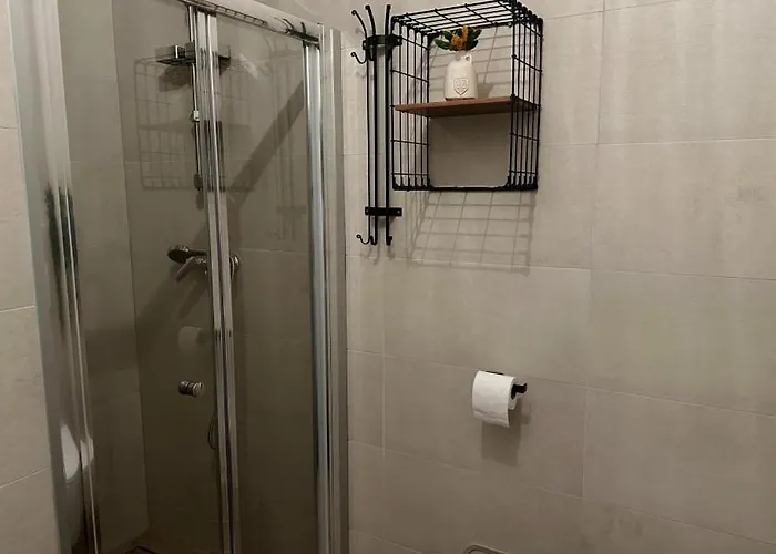 Gio By Guide * Tar-Vabriga